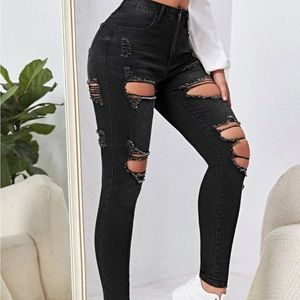 SHEIN size 4 black ripped skinny jeans